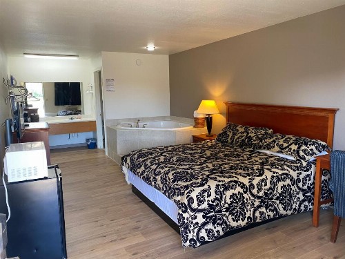 Brass Door Motel - image 15