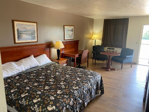 Brass Door Motel - image 3