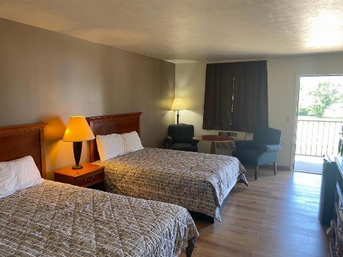 Brass Door Motel - image 4