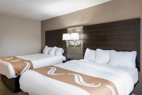 Quality Inn - image 4