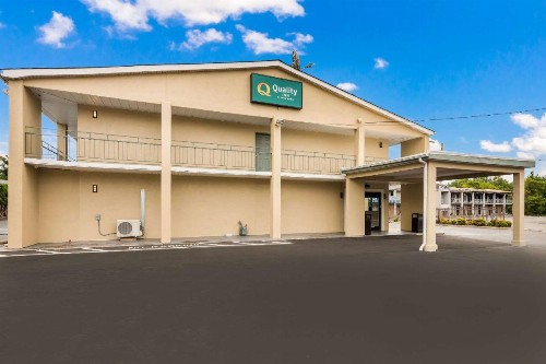 Quality Inn - image 5
