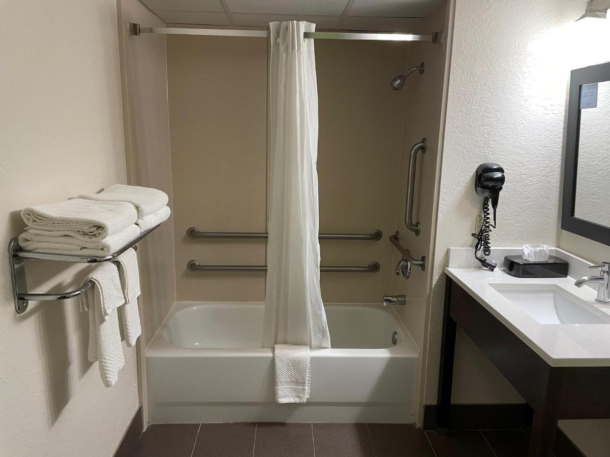 Sleep Inn & Suites Gatlinburg - image 2