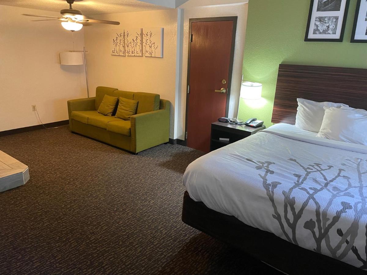 Sleep Inn & Suites Gatlinburg - image 3