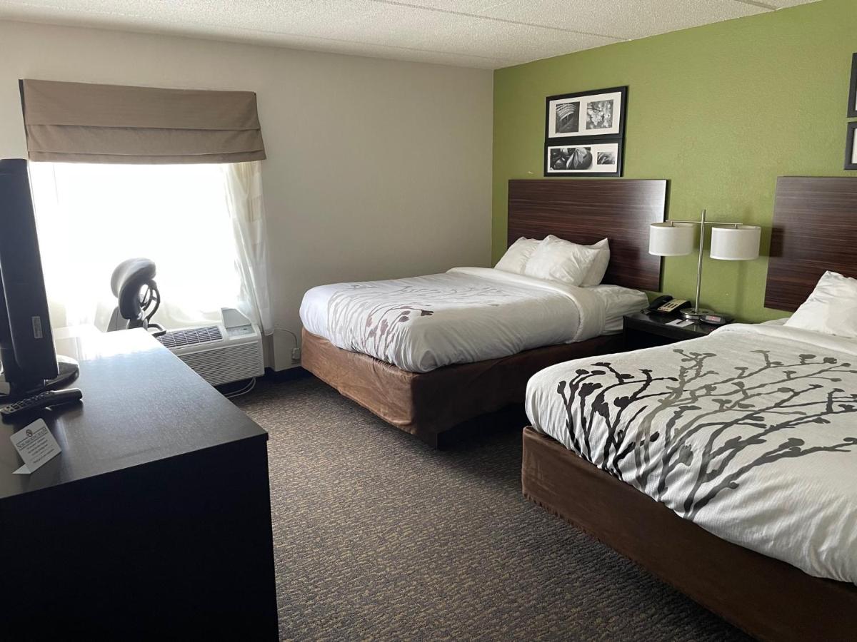 Sleep Inn & Suites Gatlinburg - image 4