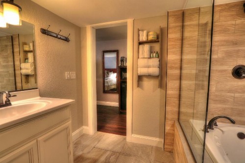River Edge Inn - image 27