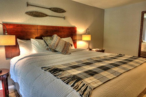 River Edge Inn - image 33
