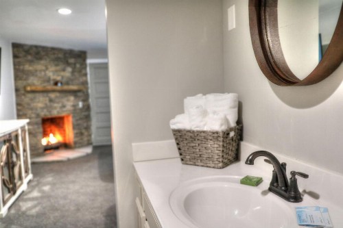 River Edge Inn - image 34
