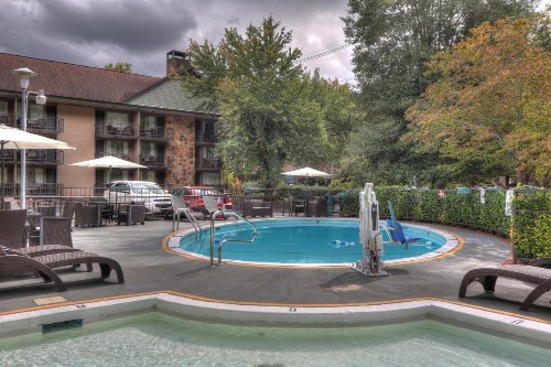 River Edge Inn - image 4