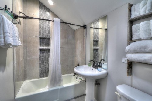 River Edge Inn - image 42