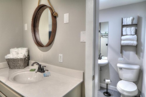 River Edge Inn - image 8