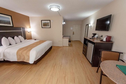 Quality Inn & Suites Gatlinburg - image 2