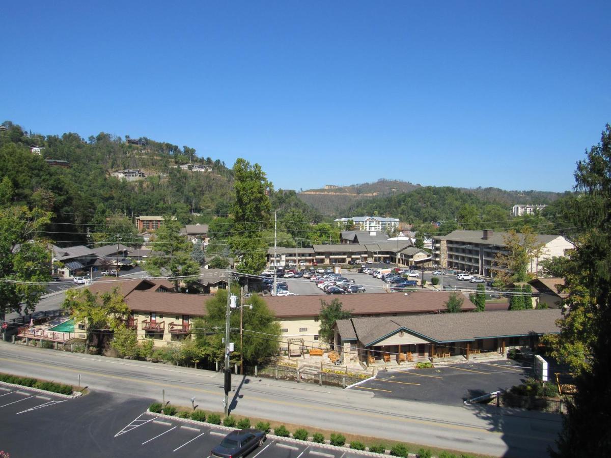 Olde Gatlinburg Rentals - image 6