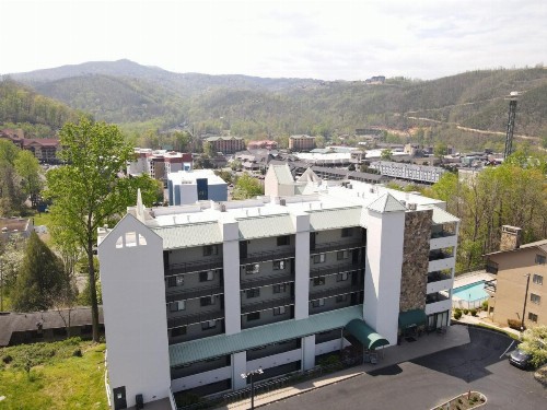 Laurel Inn Rentals - image 9