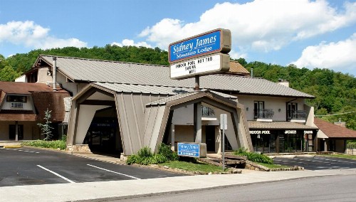 Sidney James Mountain Lodge - image 16