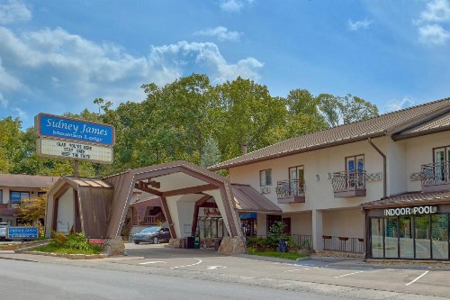 Sidney James Mountain Lodge - image 22