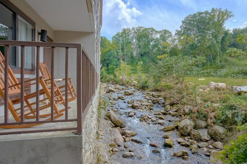 Sidney James Mountain Lodge - image 26