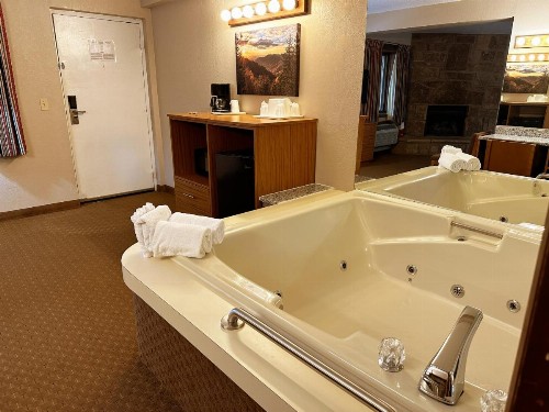 Sidney James Mountain Lodge - image 41