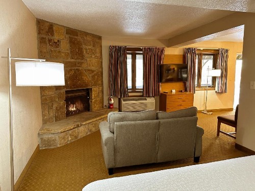 Sidney James Mountain Lodge - image 46