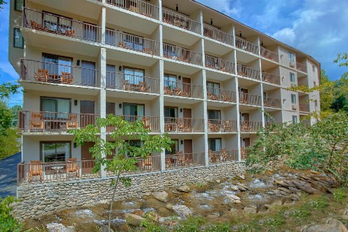 Sidney James Mountain Lodge - image 7