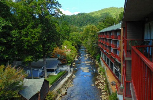 Baymont by Wyndham Gatlinburg On The River - image 21