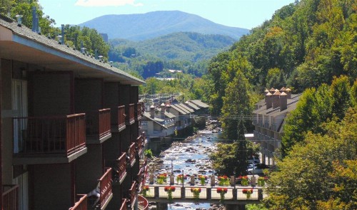 Baymont by Wyndham Gatlinburg On The River - image 28