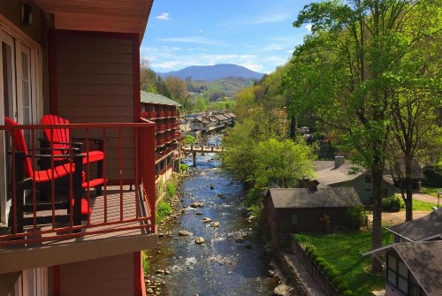 Baymont by Wyndham Gatlinburg On The River - image 33