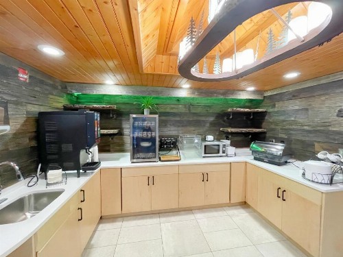 Baymont by Wyndham Gatlinburg On The River - image 35
