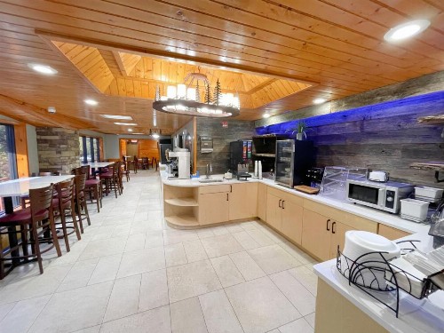 Baymont by Wyndham Gatlinburg On The River - image 36