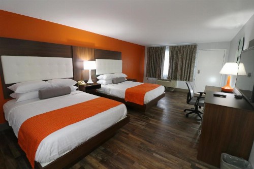 Howard Johnson by Wyndham Downtown Gatlinburg - image 12