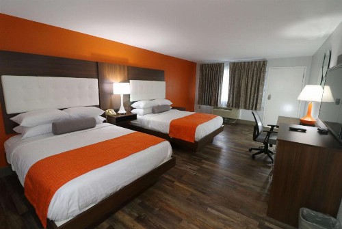 Howard Johnson by Wyndham Downtown Gatlinburg - image 5