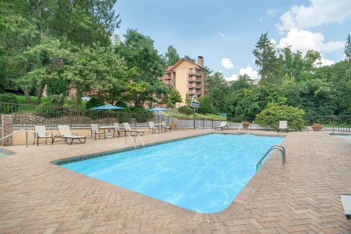 Gatlinburg River Inn - image 23