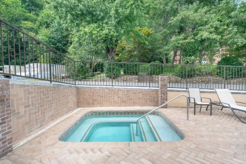 Gatlinburg River Inn - image 28