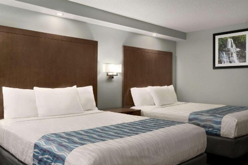 Gatlinburg River Inn - image 42
