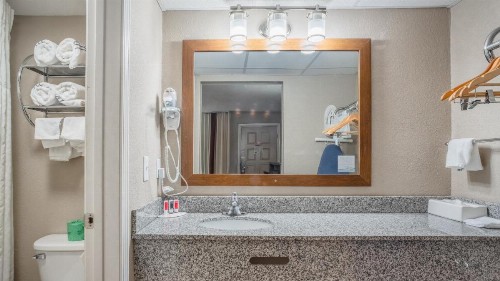 Super 8 by Wyndham Downtown Gatlinburg at Convention Center - image 21