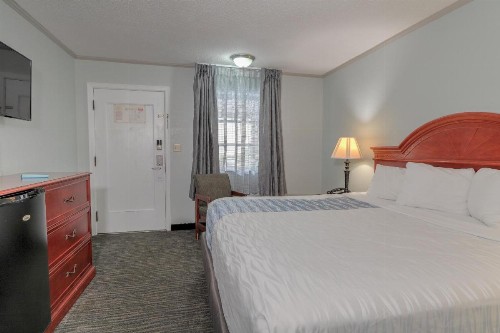 Belle Aire Motel - Downtown Convention Center - Gatlinburg - image 12