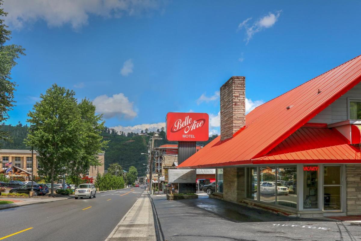 Belle Aire Motel - Downtown Convention Center - Gatlinburg - image 2