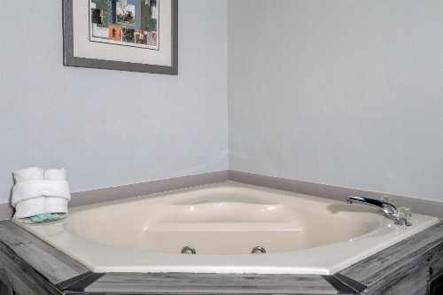 Belle Aire Motel - Downtown Convention Center - Gatlinburg - image 5
