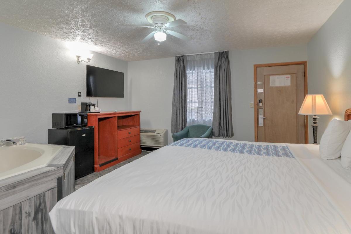 Belle Aire Motel - Downtown Convention Center - Gatlinburg - image 7