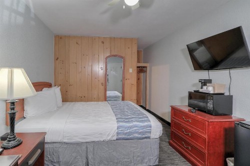 Belle Aire Motel - Downtown Convention Center - Gatlinburg - image 9