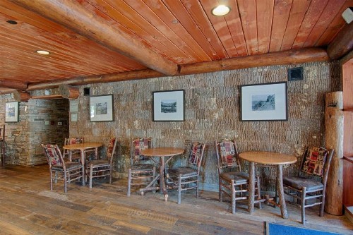 Old Creek Lodge - image 11