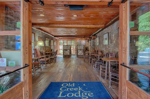 Old Creek Lodge - image 6