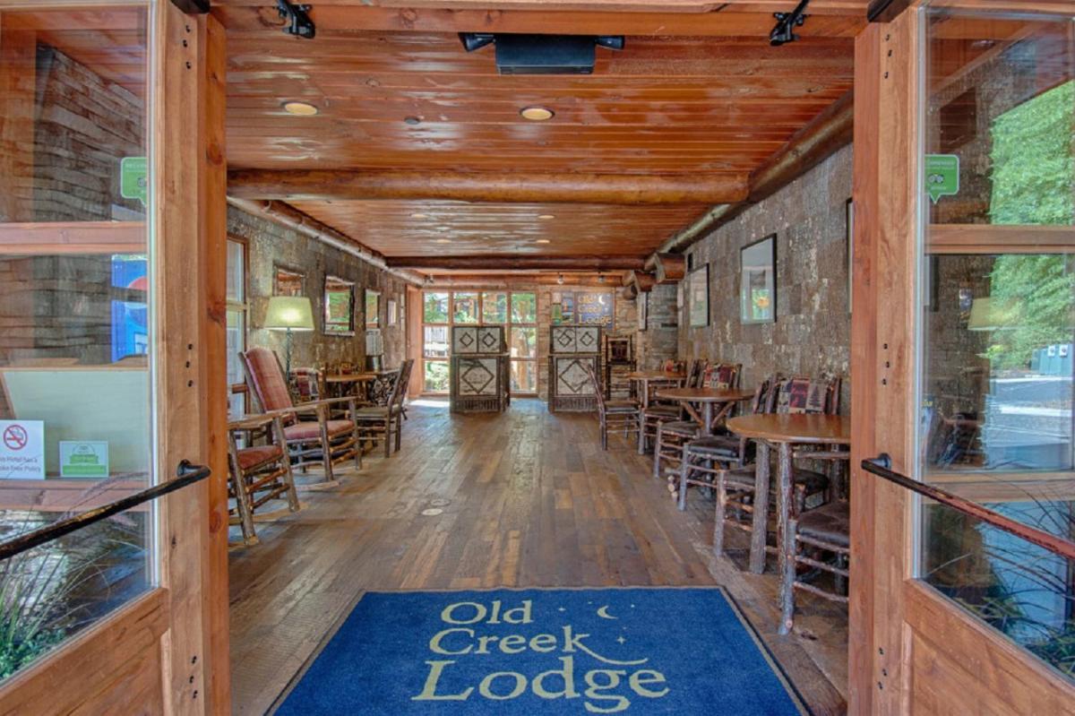 Old Creek Lodge - image 6