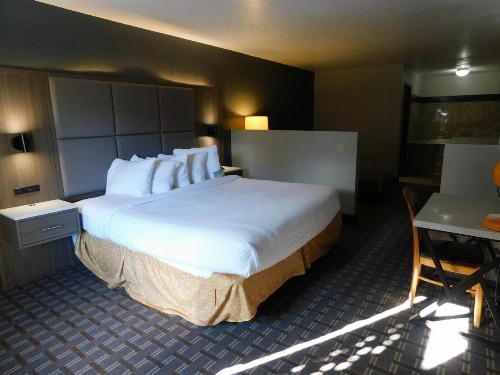 Days Inn & Suites by Wyndham Downtown Gatlinburg Parkway - image 23