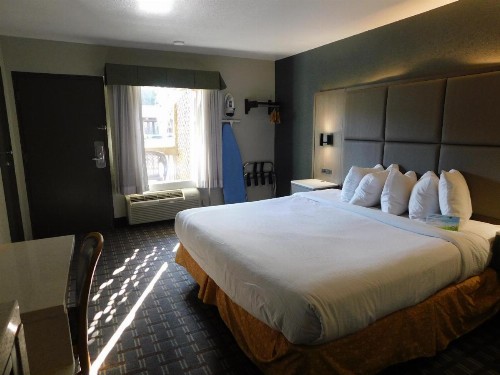 Days Inn & Suites by Wyndham Downtown Gatlinburg Parkway - image 27