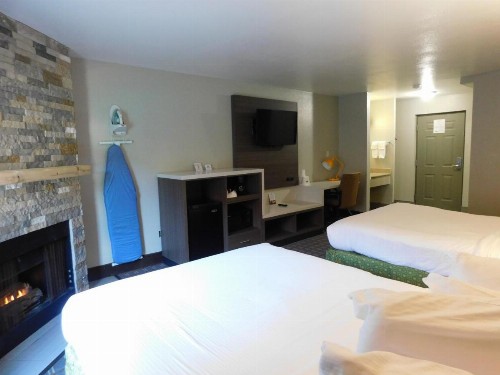 Days Inn & Suites by Wyndham Downtown Gatlinburg Parkway - image 29