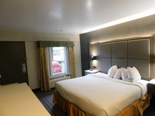 Days Inn & Suites by Wyndham Downtown Gatlinburg Parkway - image 38