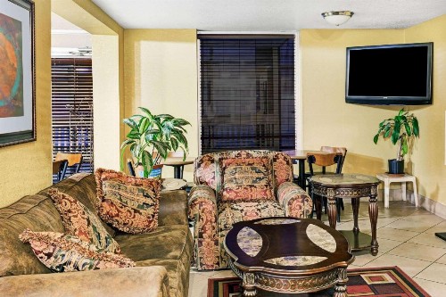 Days Inn & Suites by Wyndham Downtown Gatlinburg Parkway - image 45