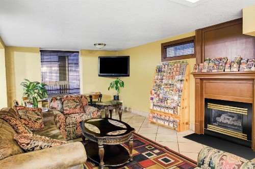Days Inn & Suites by Wyndham Downtown Gatlinburg Parkway - image 48