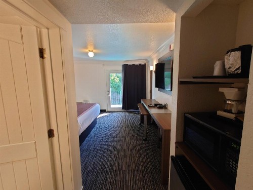 Reagan Resorts Inn - image 16