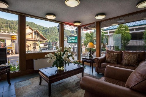 Reagan Resorts Inn - image 3